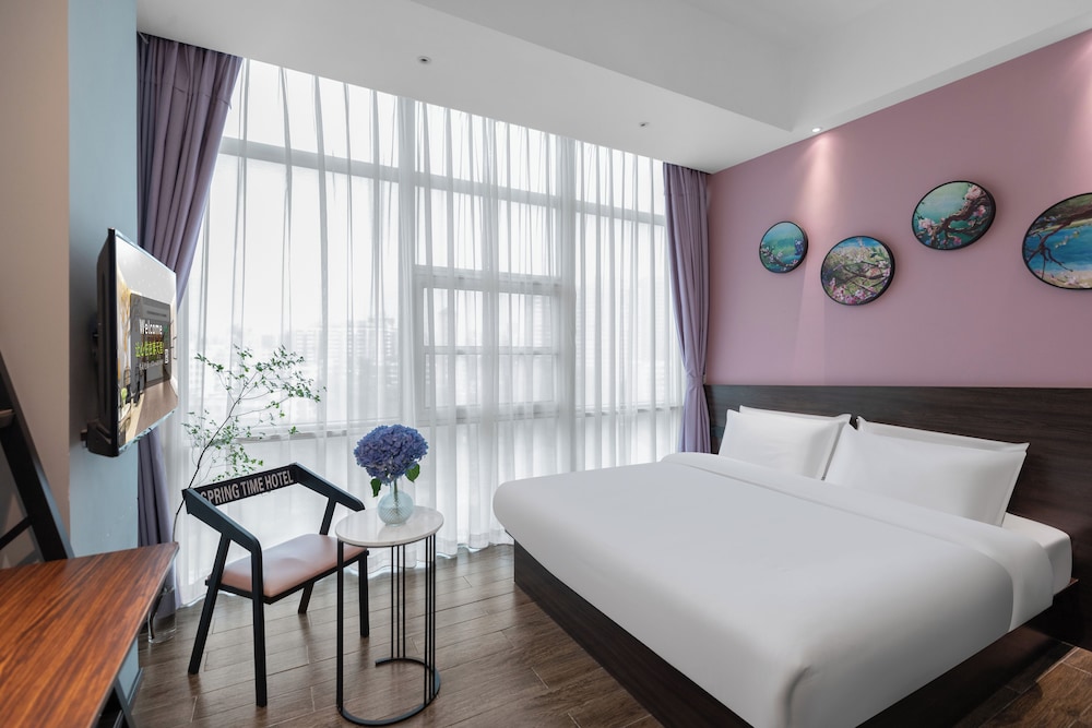 Deluxe, Queen Bed