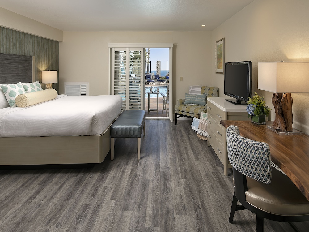 Inn at the Cove 20/64