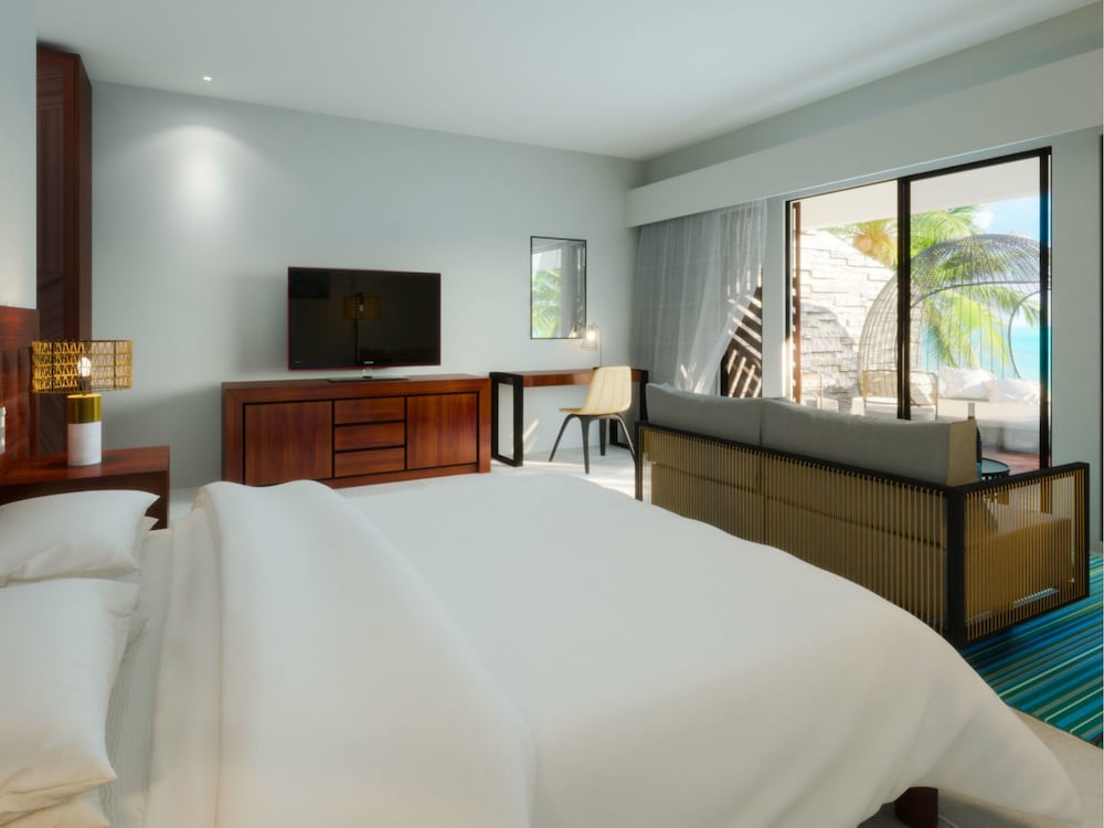 Sheraton Resort & Spa Tokoriki Island Fiji 11/80