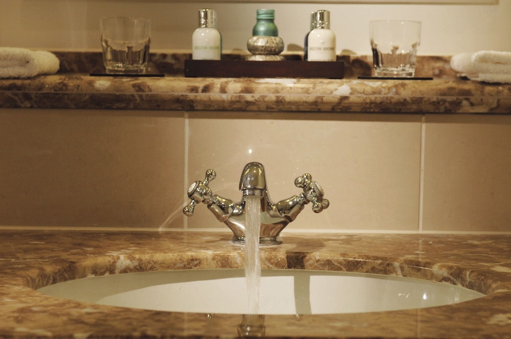 Macdonald Bath Spa Hotel 59/69