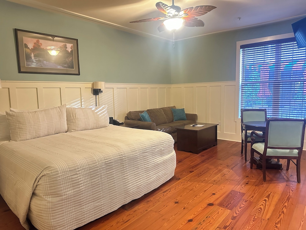 Inlet Sports Lodge 9/50