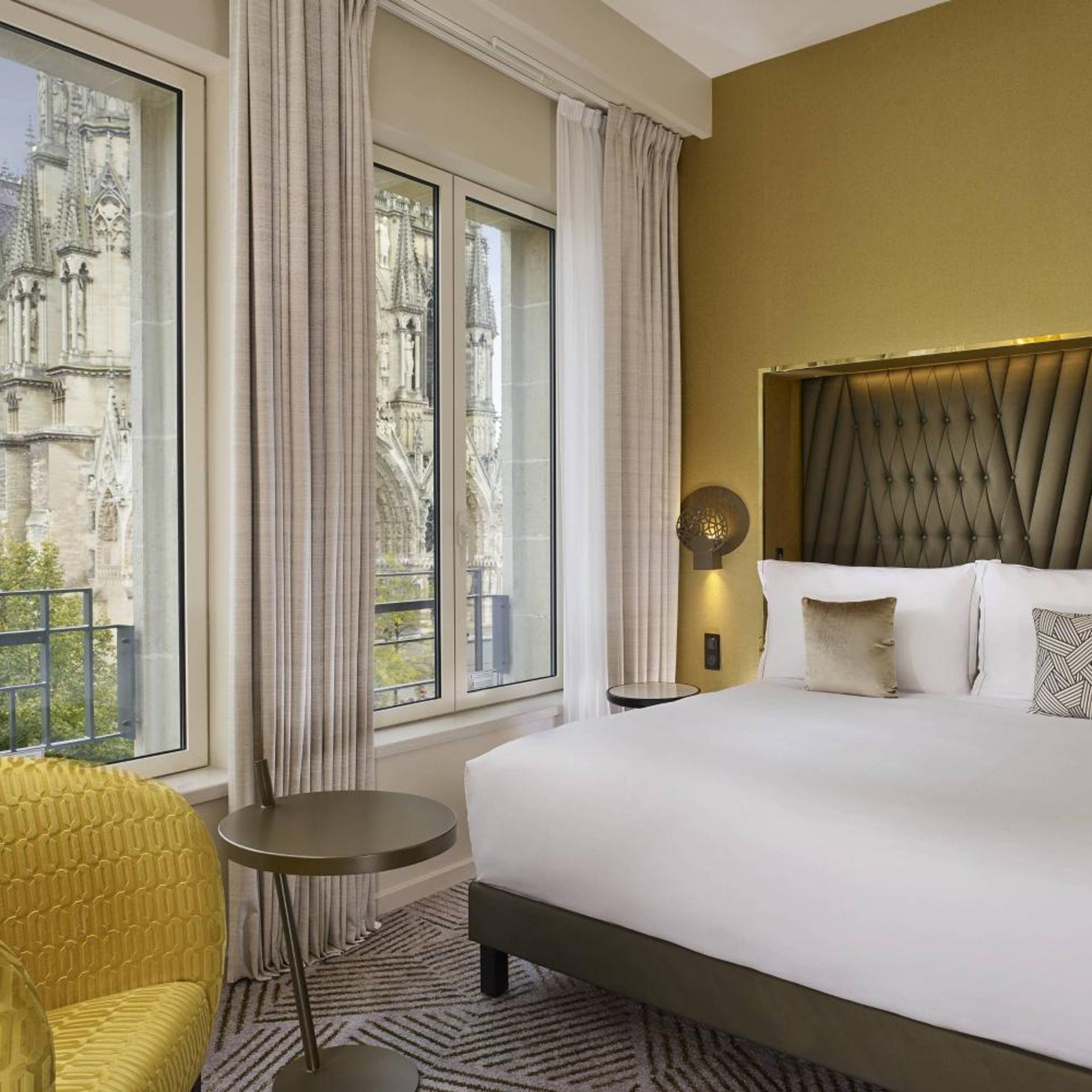 Deluxe, King Bed, Cathedral View