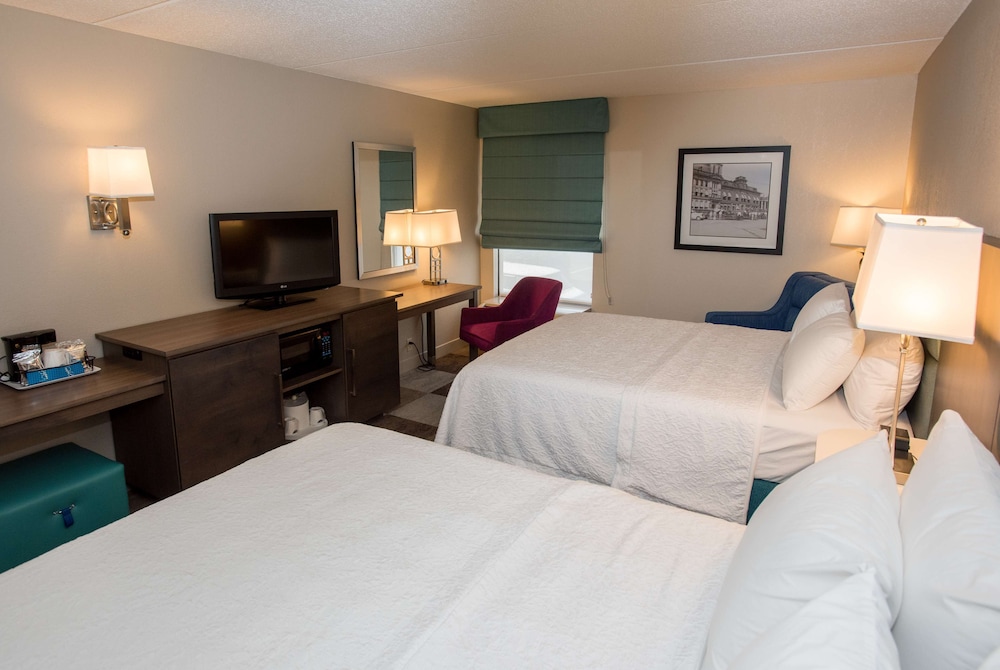 Hampton Inn Wooster 10/36