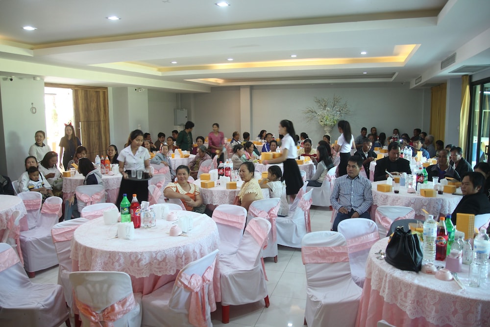 Ray Hotel 49/58