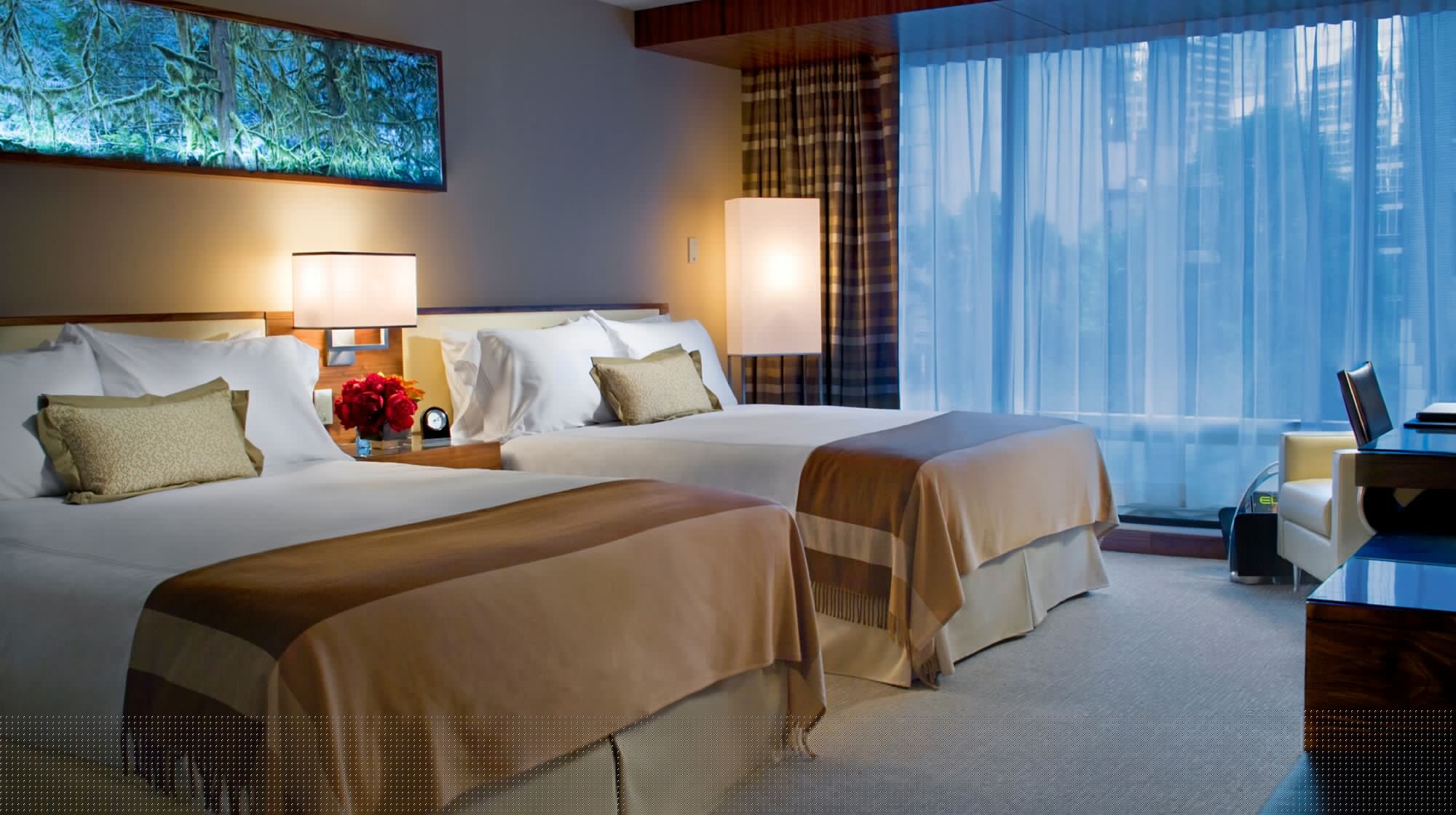 DELUXE, 2 QUEEN BEDS, CITY VIEW