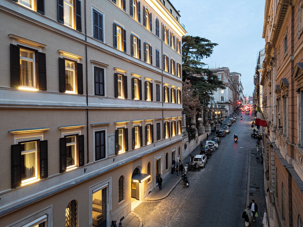 Palazzo 4 Fontane 12 86/93