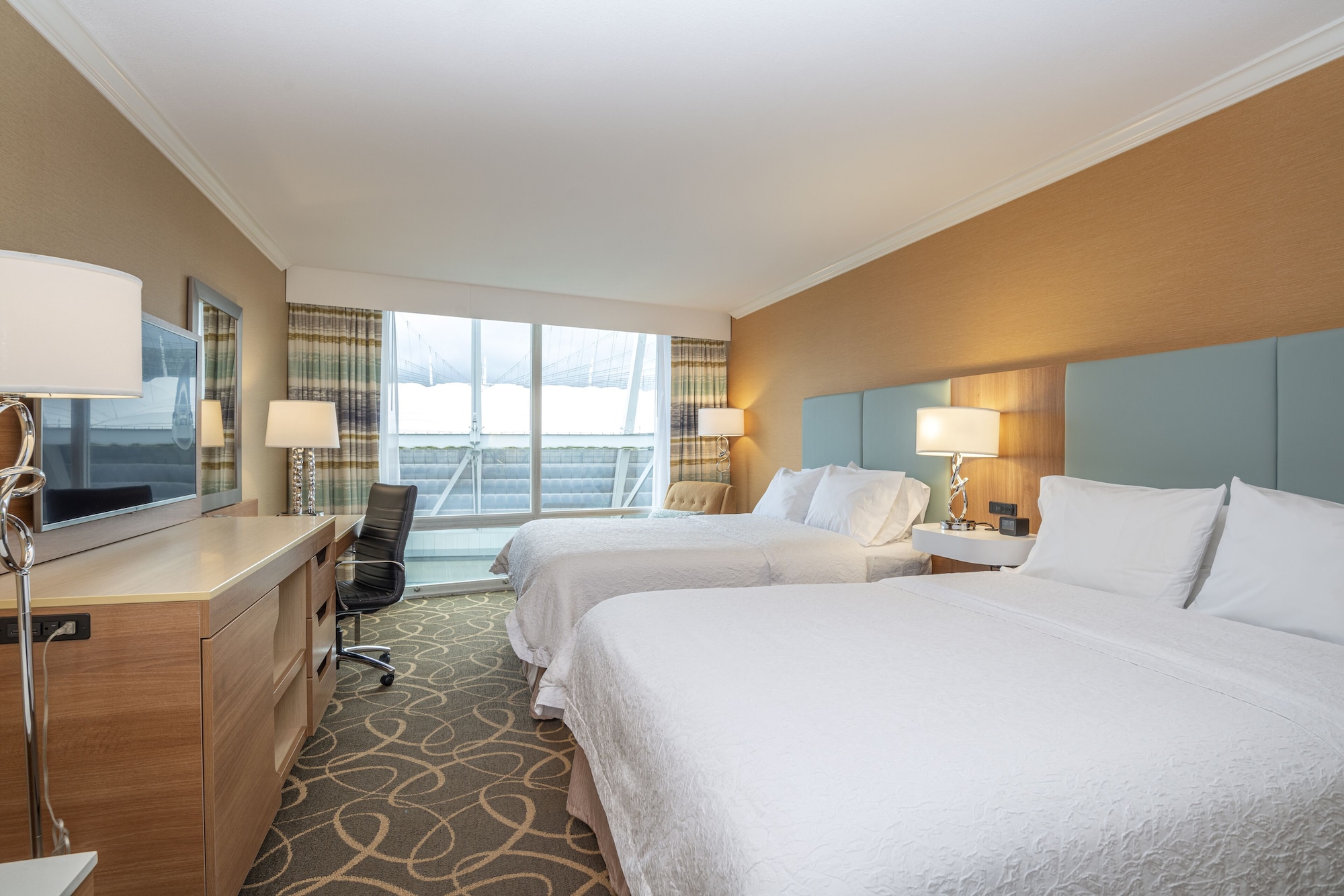 STANDARD, 2 QUEEN BEDS