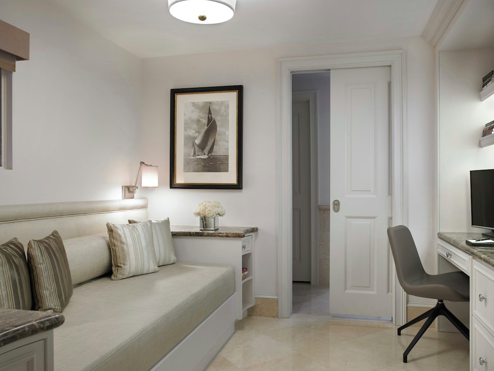 2 Bedrooms, Suite, 2 King Beds, Single Bed, Ocean Front, 2 Sofa
