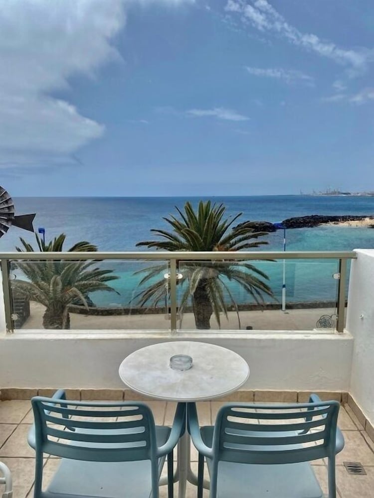 Neptuno Suites - Only Adults 39/50