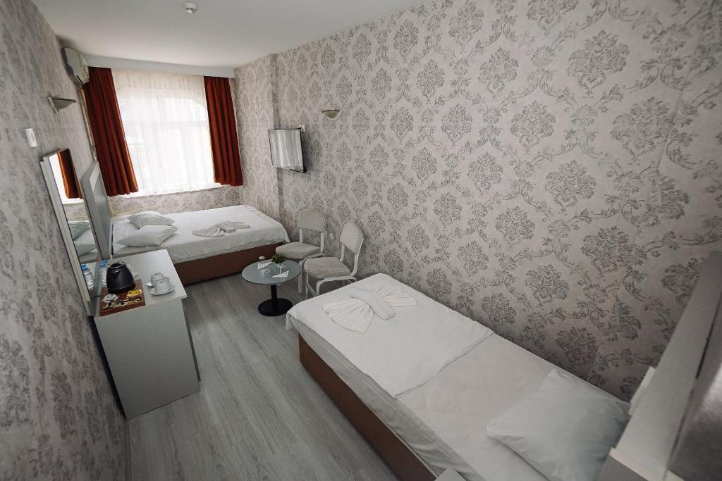 غرفة ثلاثية، Topkapi Sabena Hotel 5/6