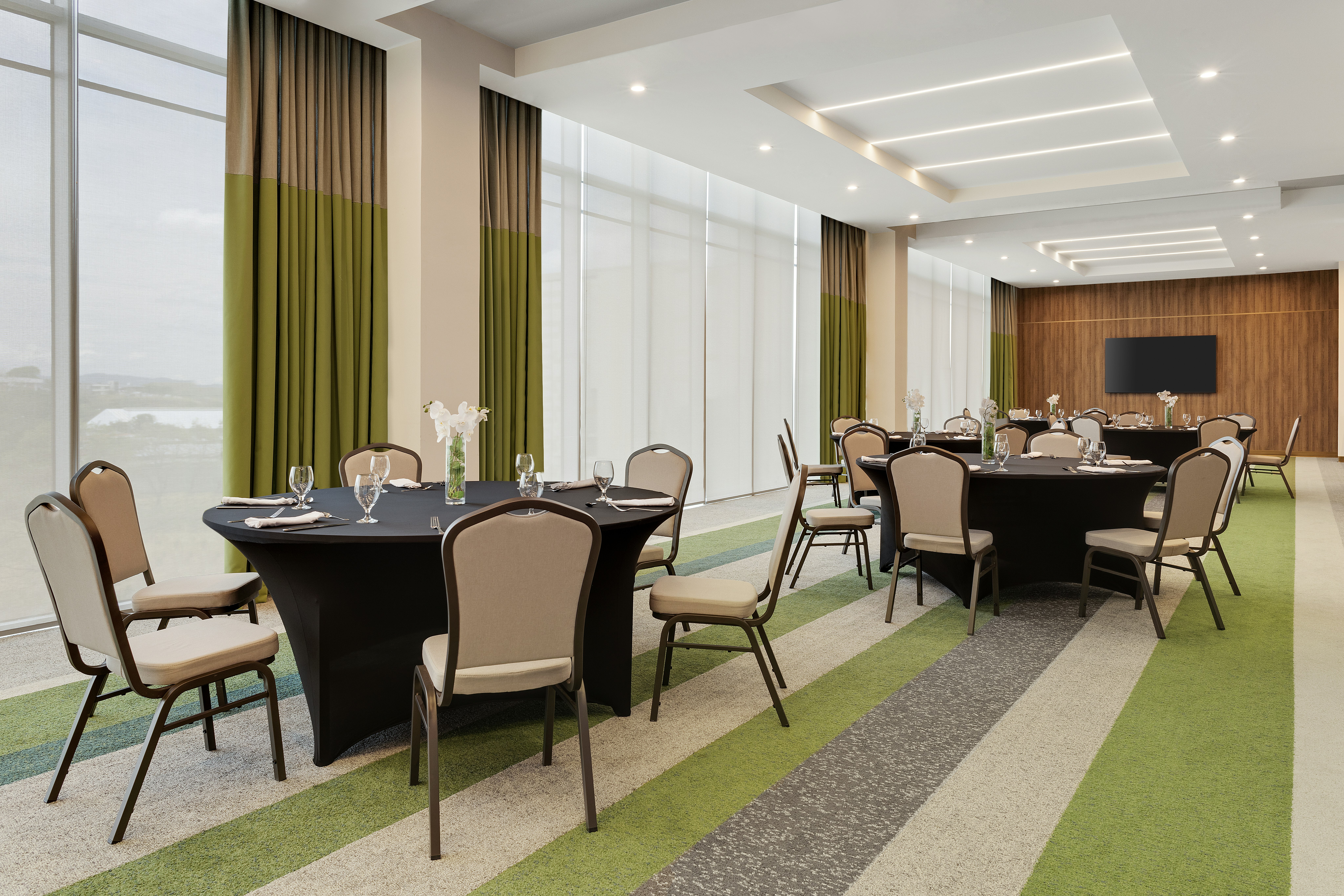 Hilton Garden Inn San Jose Airport City Mall 35/40