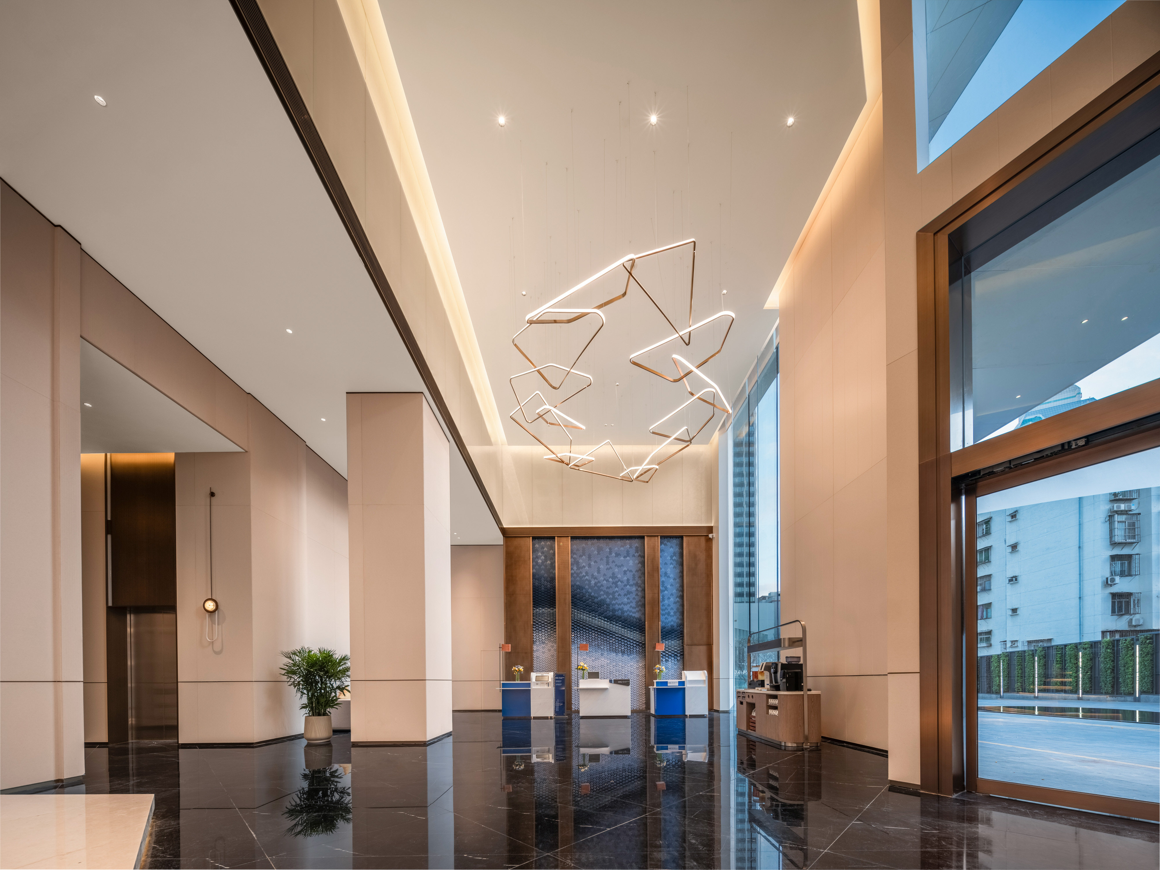 Holiday Inn Express Shenzhen Futian Center 42/63