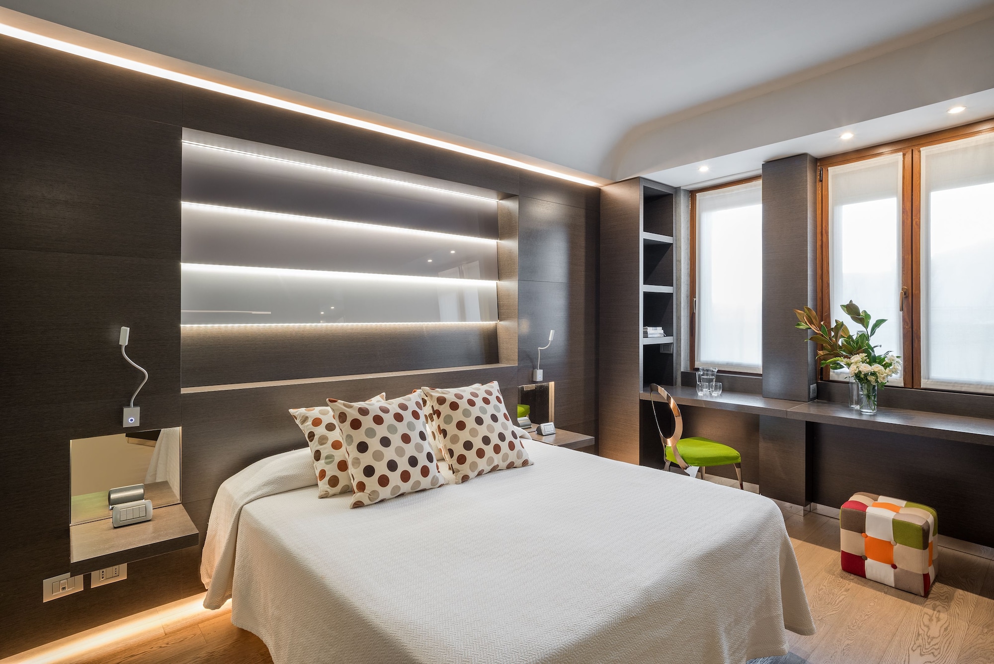 DELUXE, DOUBLE BED