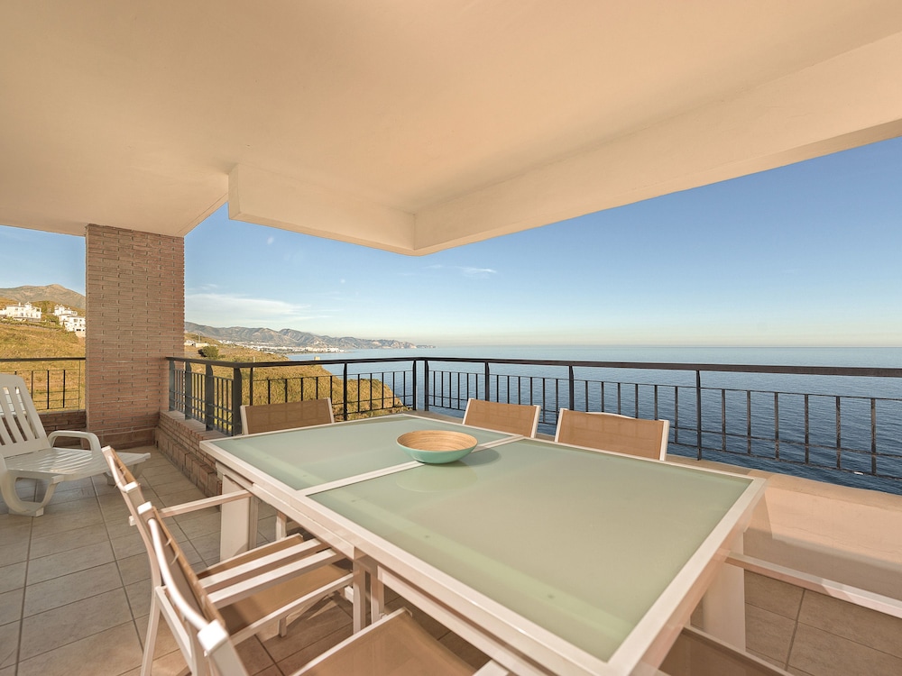 Olee Nerja Holiday Rentals By Fuerte Group 10/30