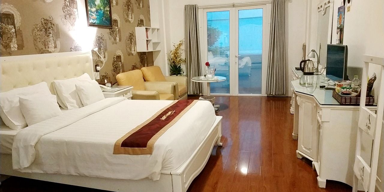 DELUXE, DOUBLE BED