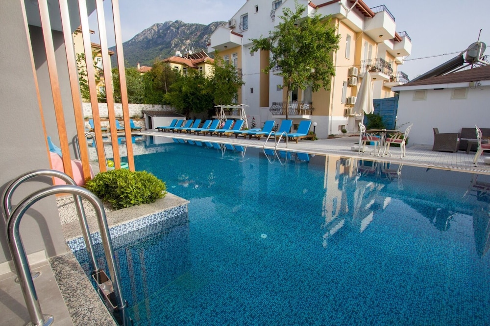 Pegasus Hotel & Villa 45/50