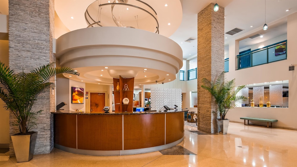 Best Western Plus Atlantic Beach Resort 38/44
