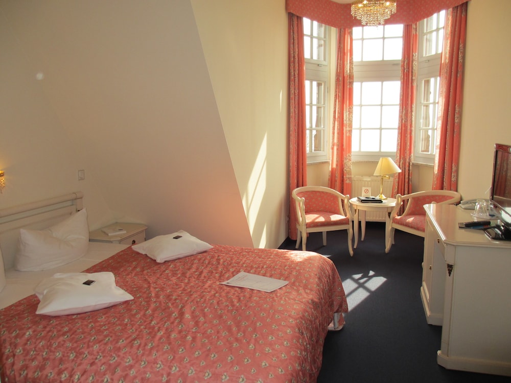 Room, Double Bed, Lake View
