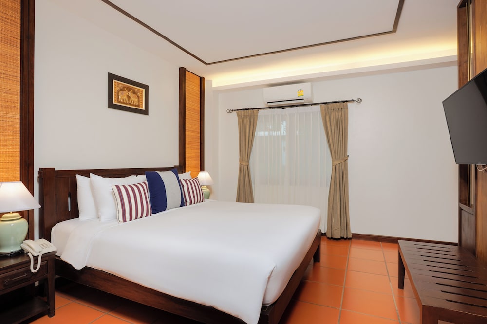 GRAND, DOUBLE BED