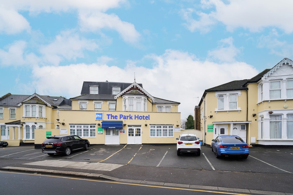 Park Hotel Ilford 59/67
