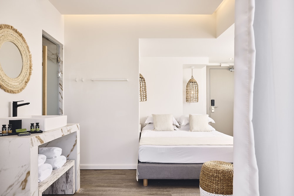 Kythnos Bay Hotel 49/50