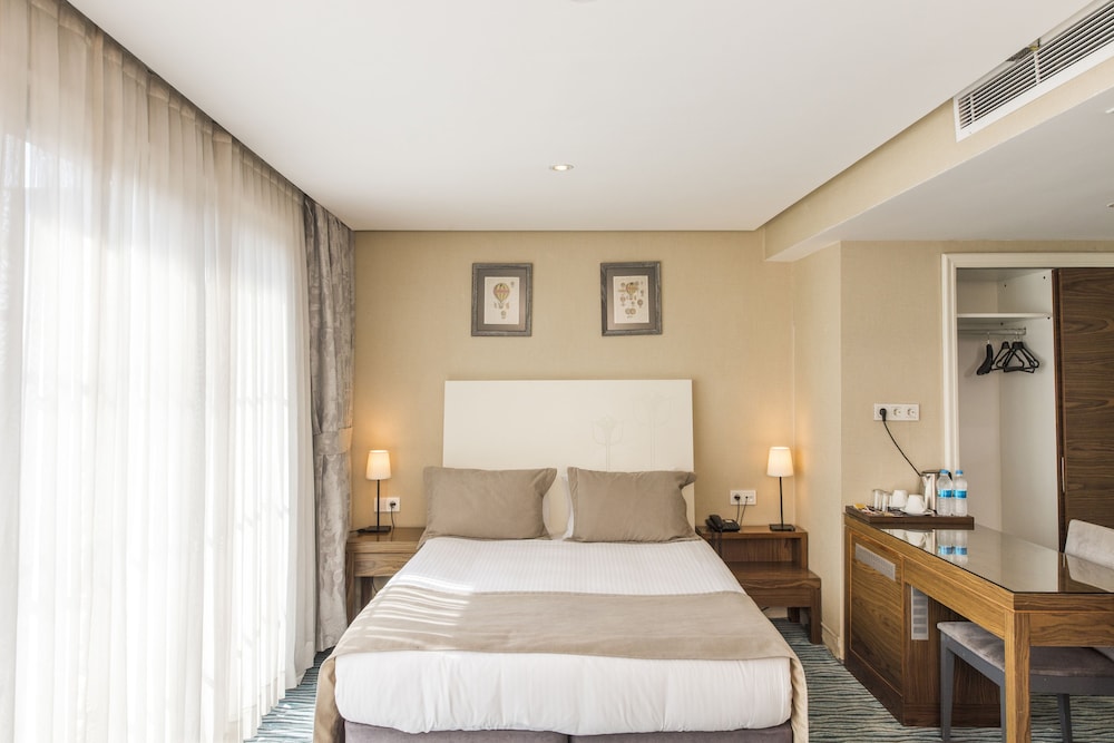 Aston Hotel Taksim (ex Aston Residence Hotel) 13/70
