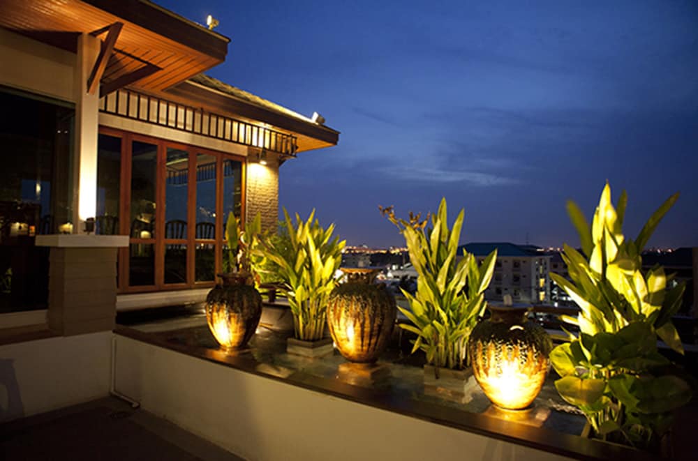 Suvarnabhumi Suite 8/66
