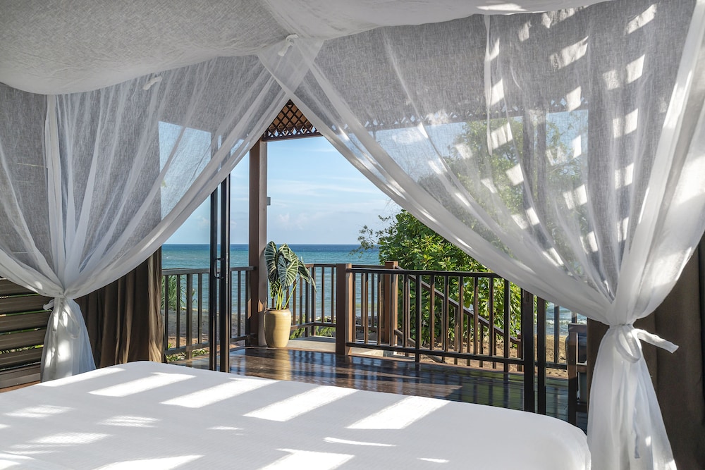 The Boathouse Pulau Tioman 7/63