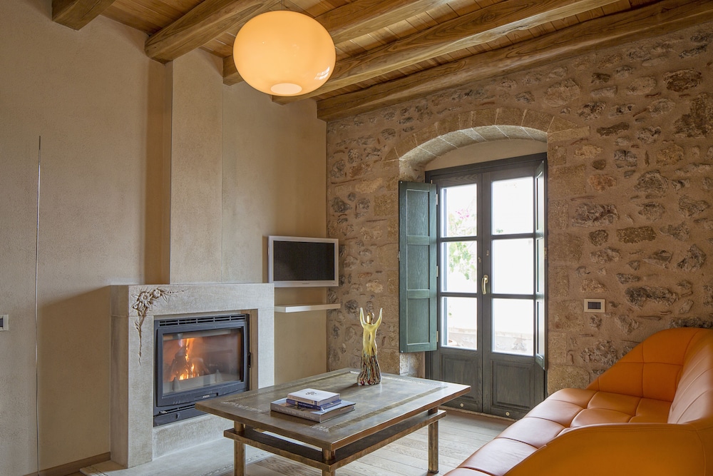 Moni Emvasis Luxury Suites 43/70