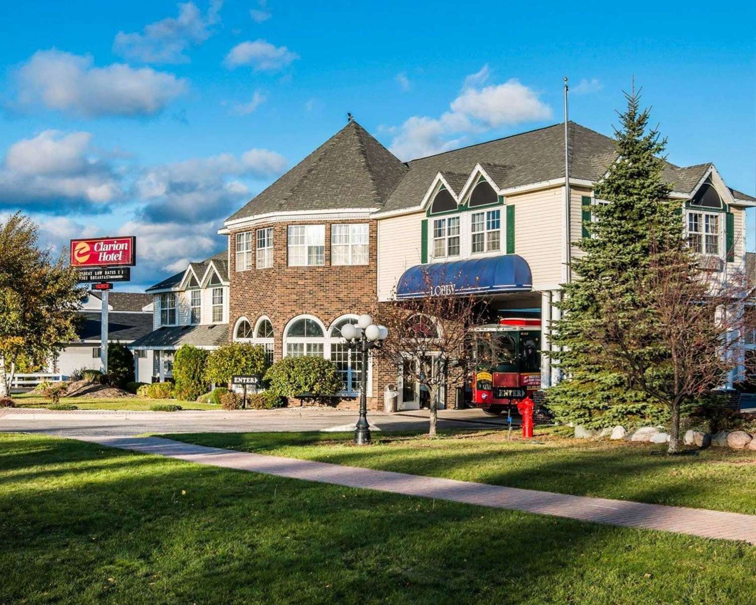 Clarion Hotel Mackinaw City Beachfront 20/20