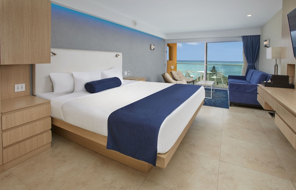 DELUXE OCEAN FRONT KING