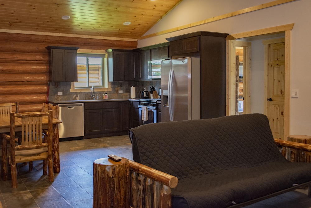 Bonners Ferry Log Inn 25/48
