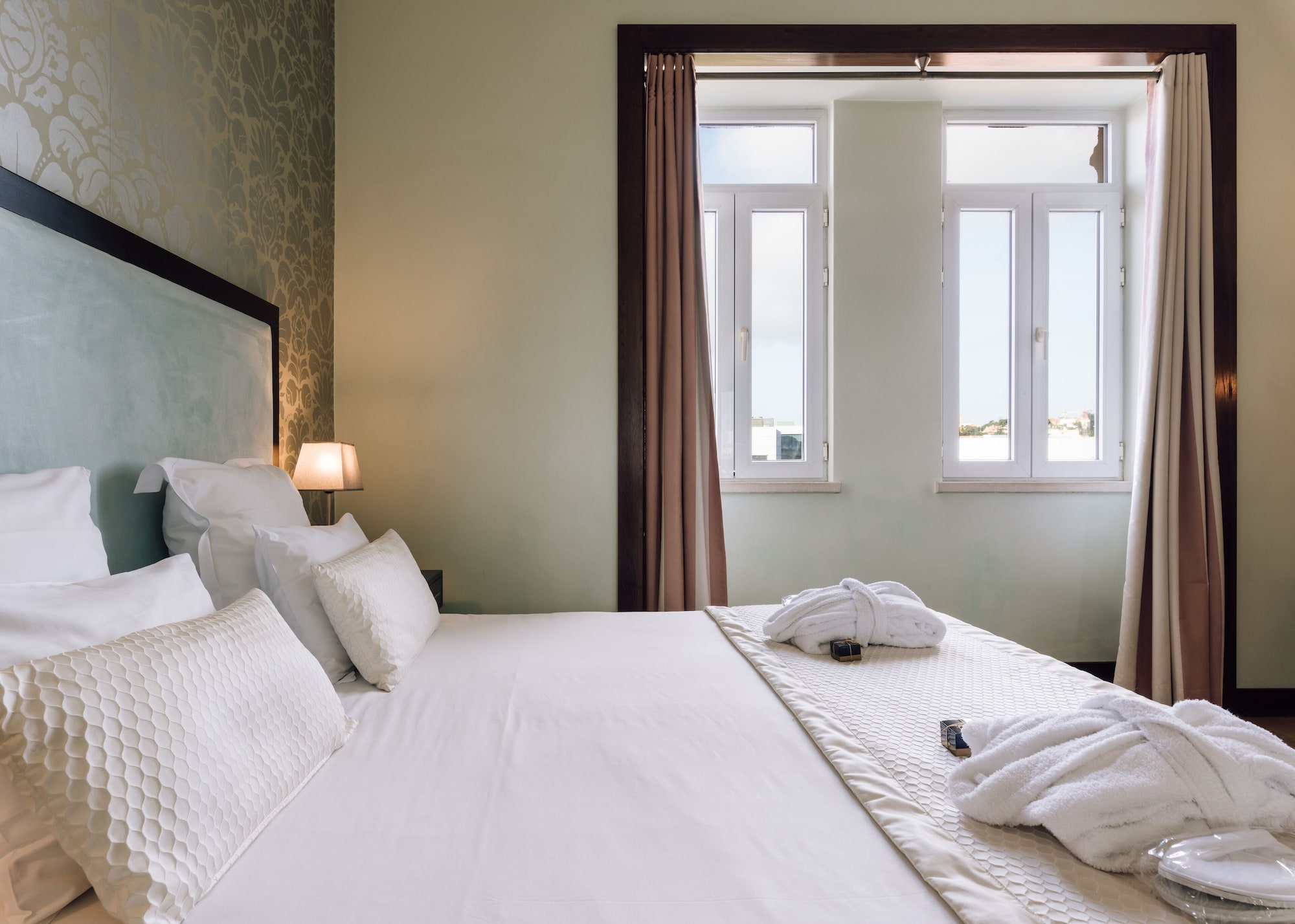 PREMIUM, DOUBLE BED