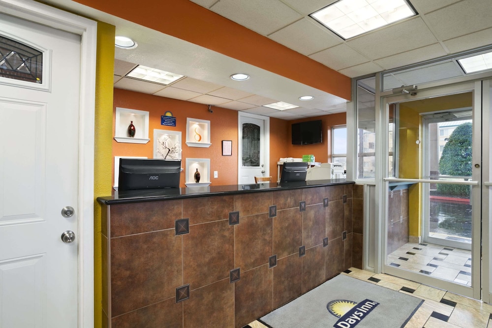 Days Inn by Wyndham Nashville Airport 2/26