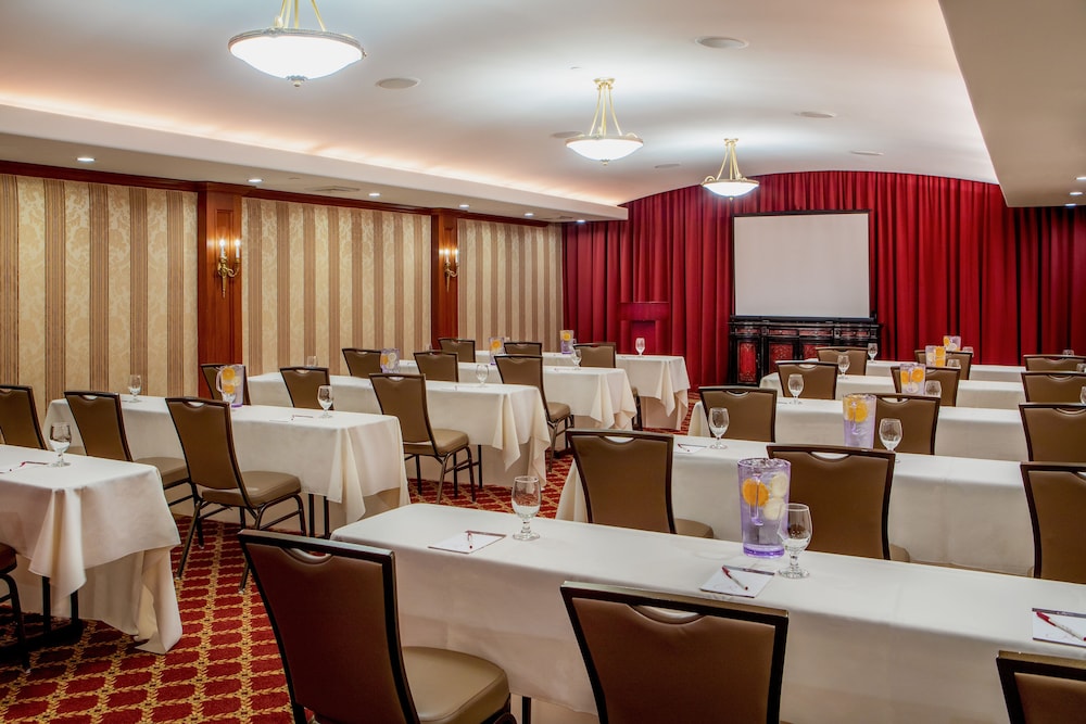 Portland Regency Hotel And Spa 46/56