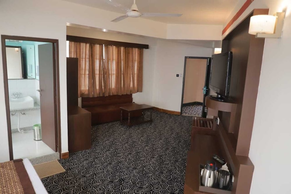 The Lindsay Himalayan Heights 23/31