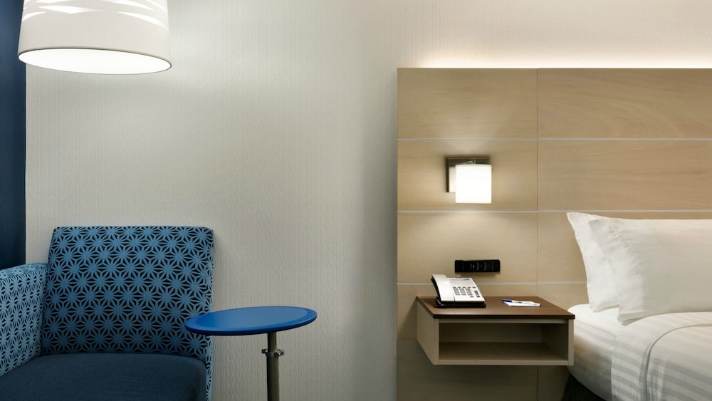 Holiday Inn Express Williamsburg Busch Gardens Area Ex Quality Inn At Kingsmill Busch Gardens Area 45/63