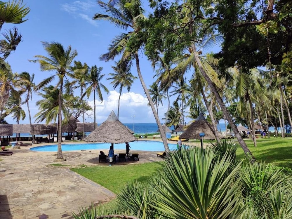 Muthu Nyali Beach Hotel & Spa Hotel, Mombasa 69/73