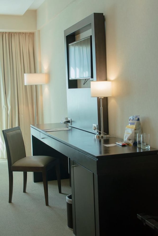 Howard Johnson by Wyndham Neuquen 22/25