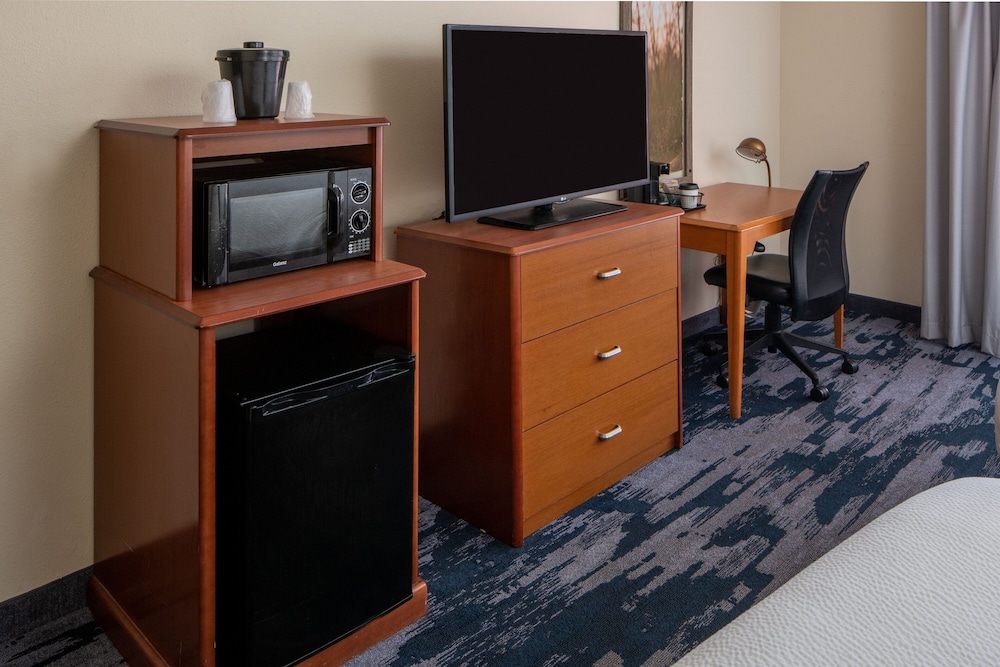 Fairfield Inn Suites By Marriott Gulfport 51/54