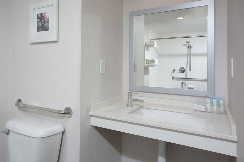 Hampton Inn High Point 20/52