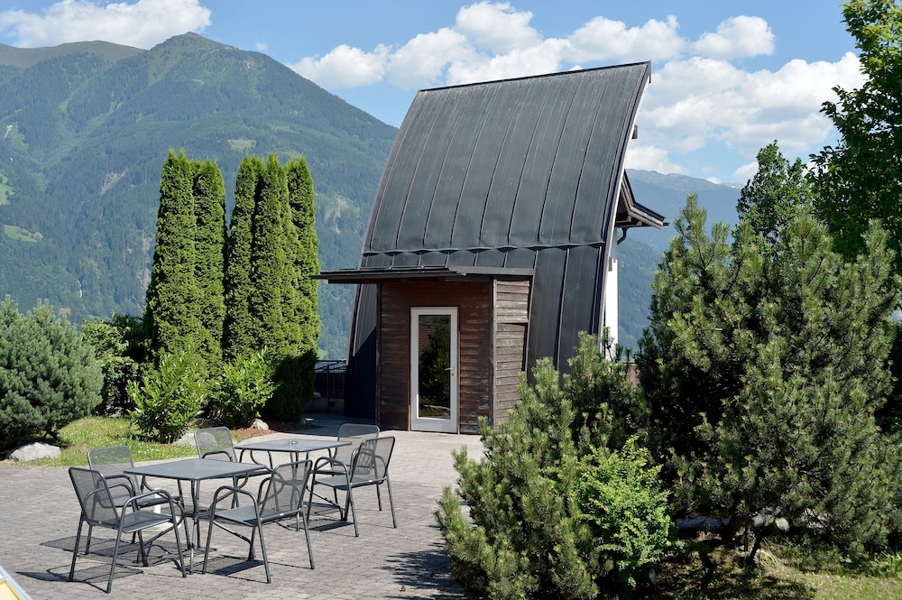 Wohlfuhlhotel Schiestl 5/50