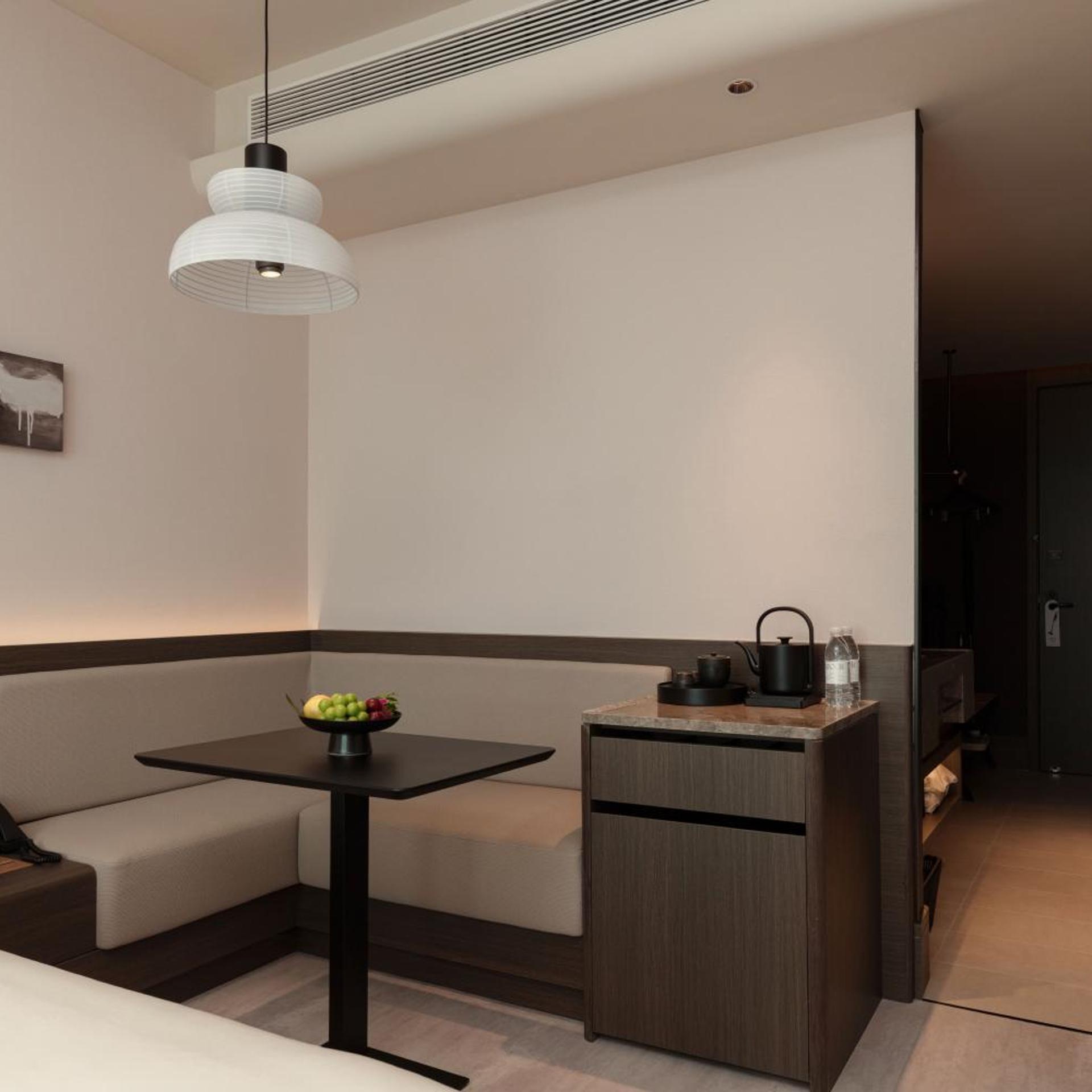 Guangzhou International Financial City Linjiang Avenue Atour Hotel 35/50