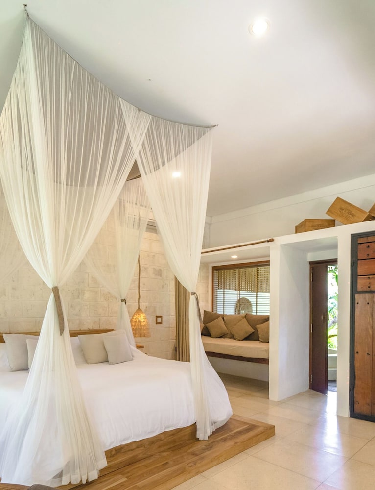 Bungalow, Double Bed