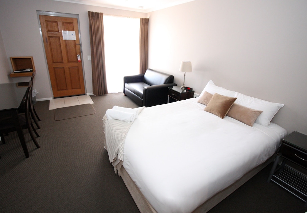 Pevensey Motor Lodge 10/52