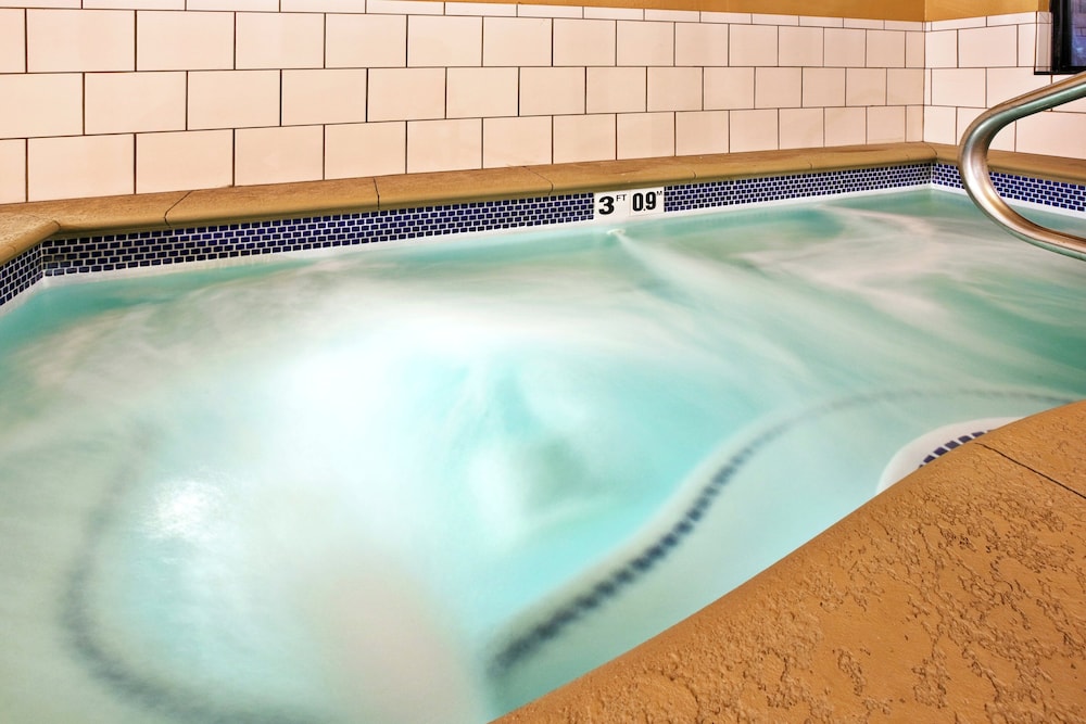 Holiday Inn Express Hotel Suites Crawfordsville 35/65
