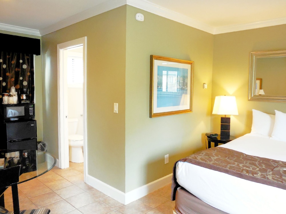 Sea Breeze Inn And Cottages 20/75