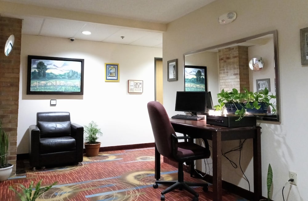 Country Hearth Inn & Suites Kenton 42/47