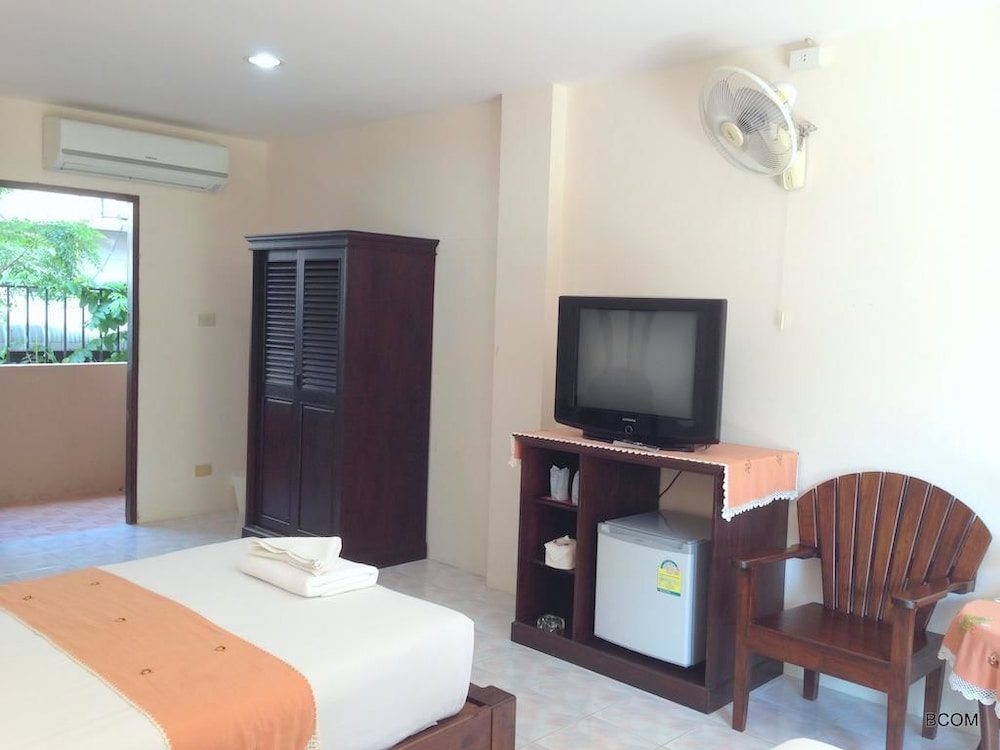 Panupong Hotel 13/22