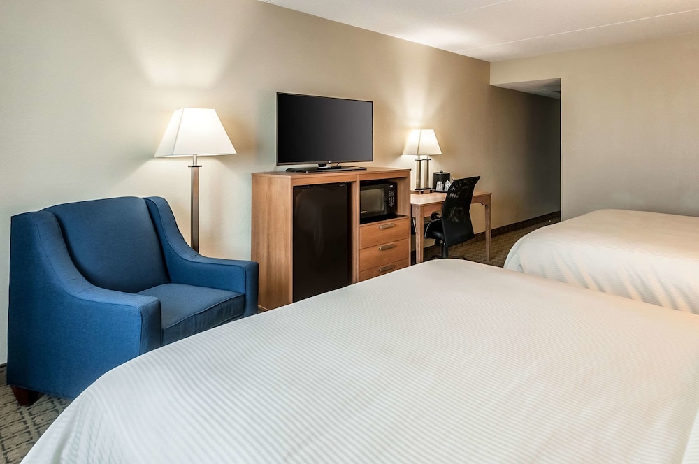 Clarion Inn Harpers Ferry-Charles Town 8/51